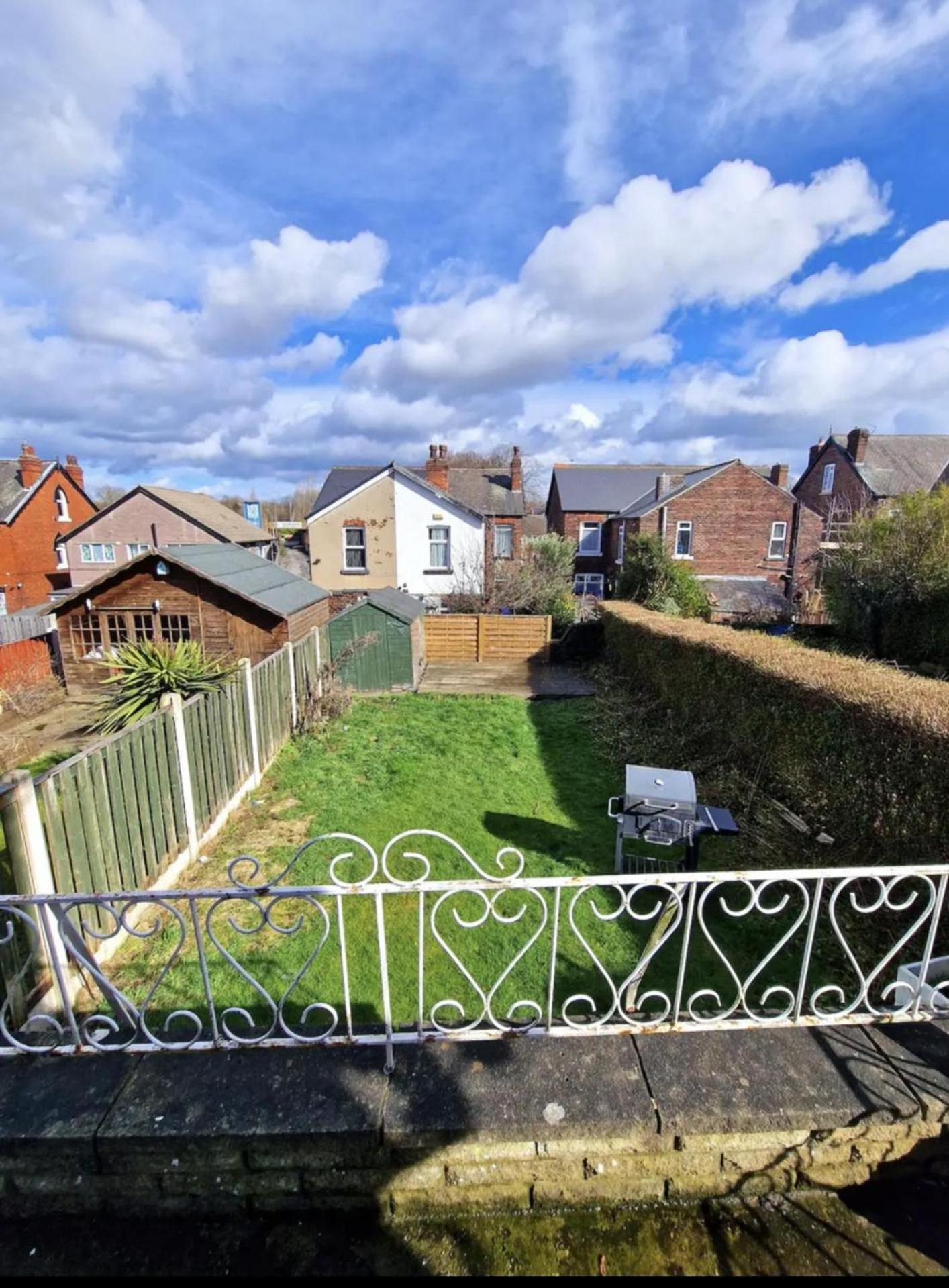 Charming 3 Bedroom House In Sheffield Exterior photo